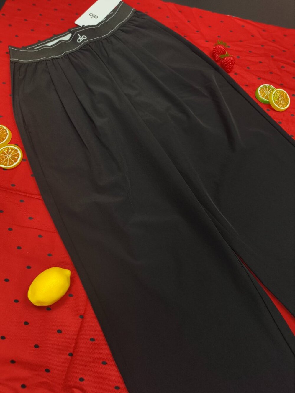 NWT Alo Yoga Suit Up Trousers 🔗 Women's Classic Black Athleisure Pants 🍧 - Picture 3 of 7